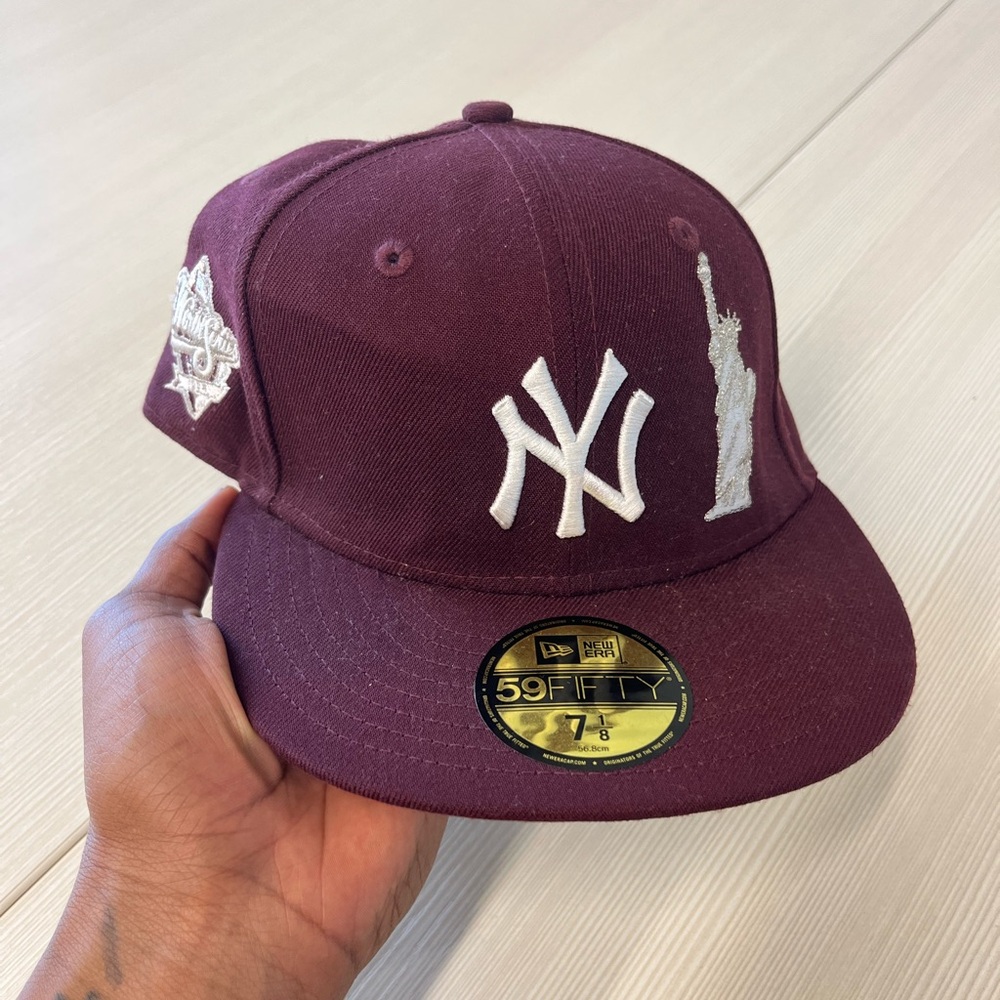 NY fitted cap size 7 1/8 (burgundy/purplish)